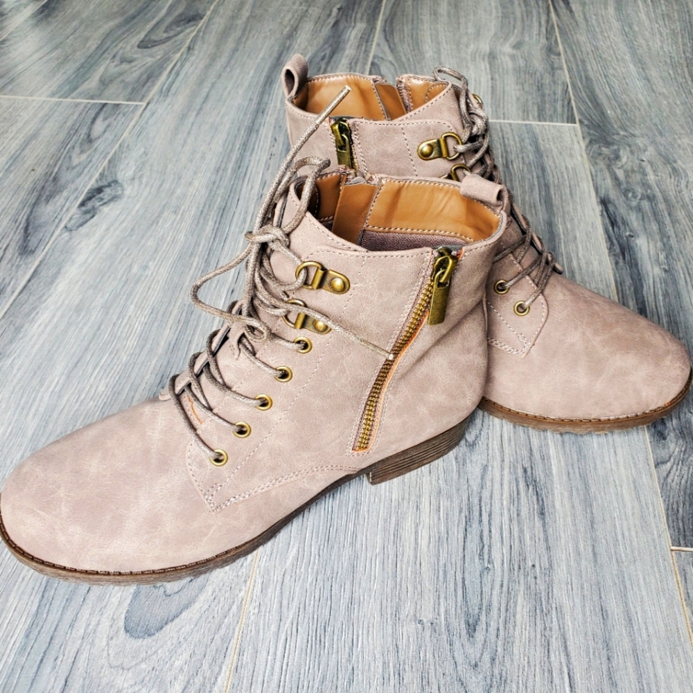 Market & Spruce Adair Booties - Taupe size 7